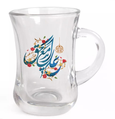استکان تک عددی کمر باریک دسته دار، مزین به علی مع الحق و حق مع علی